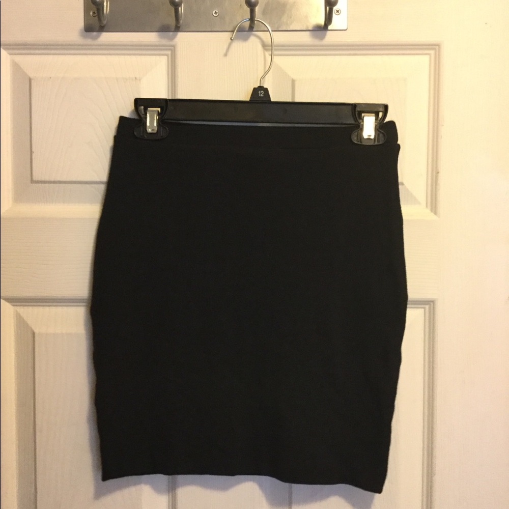 Classic Black Mini Skirt 💋